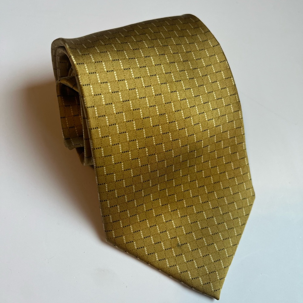 Bill Blass silk tie Yellow Copper gold sheen Finish